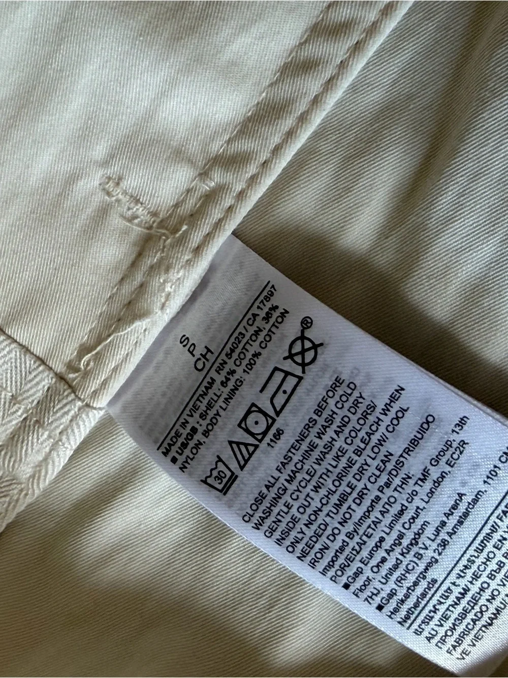 Banana Republic Water Resistant Shirt Jacket in Cream Size S